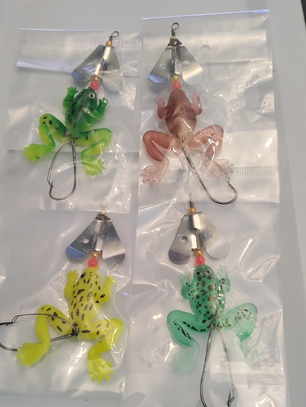 4 Piece Set Frog-Shaped Fishing Buzz Baits - Green, Yellow, Pink, Mint